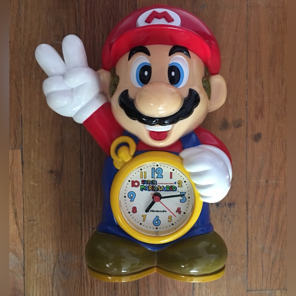 Vintage Nintendo Super Mario World Talking Clock- Luigi